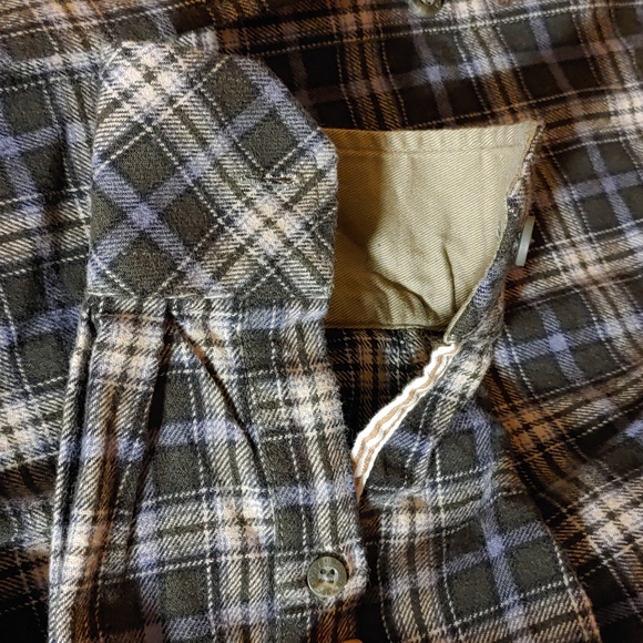 Men's Plaid Flannel Shirt - Picture 4 of 6
